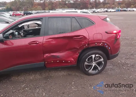 2024 Chevrolet Trax Fwd 1Rs из США, поврежденный, VIN KL77LGE27RC209673